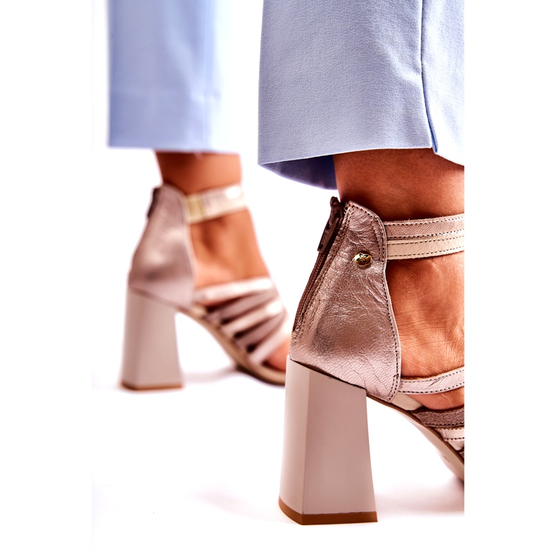 Sandale de damă din piele pe un bar masiv Maciejka 05514-04 bej-auriu 2