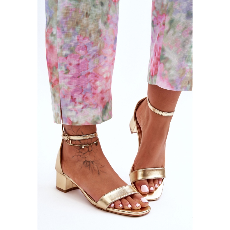 Sandale din piele cu tocuri auriu simplu Inspiră-mă! de aur 2