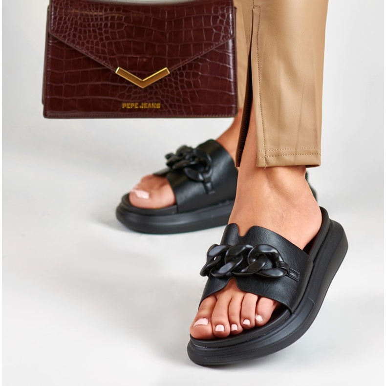 La.Fi Șlapi negri cu lanț negru 1