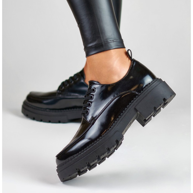 La.Fi Pantofi cu șireturi lăcuți în negru 1