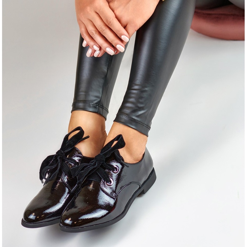 La.Fi Pantofi eleganti lacuiti negru 1