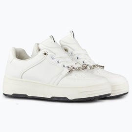 Pantofi sport albi cu lant 2 Pantofi sport albi cu lant 2