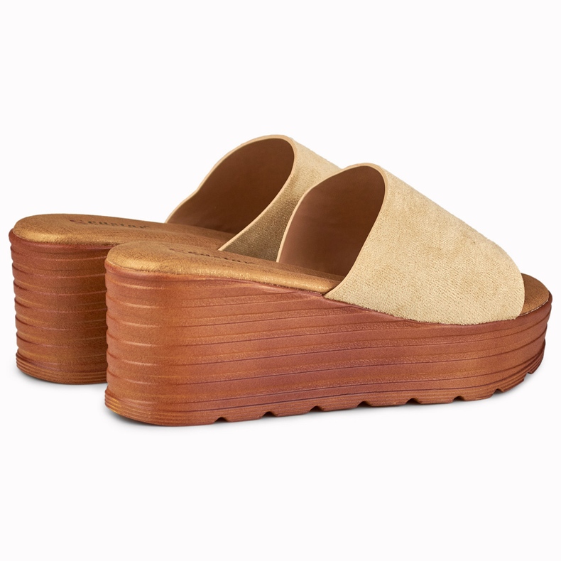 Sandale cu pană bej de la Versis 2