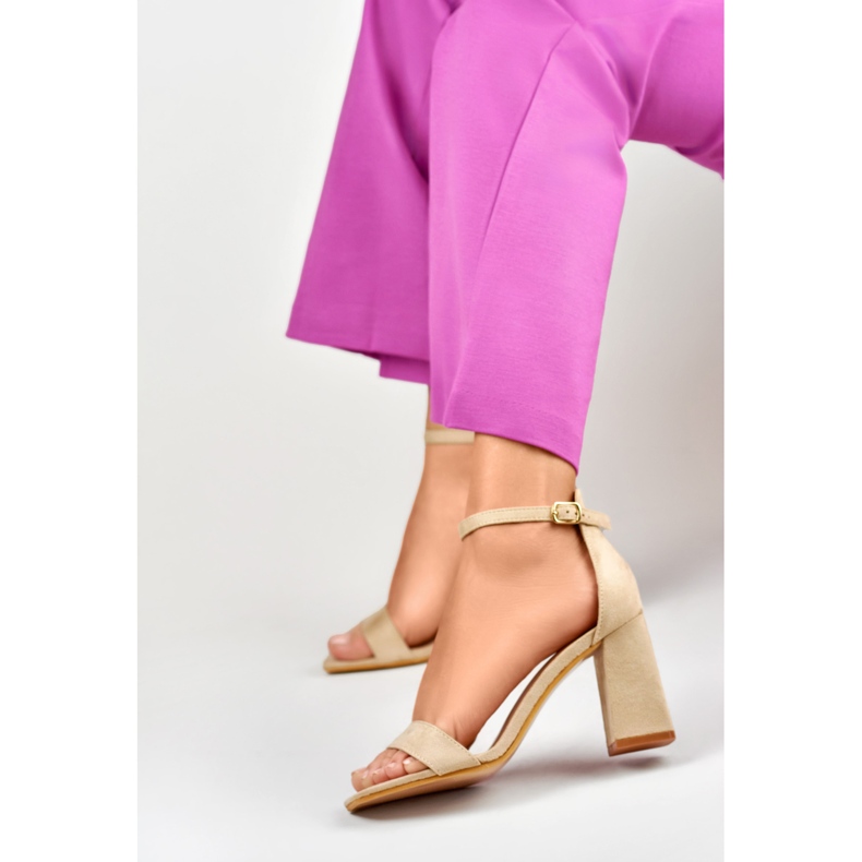 Sandale bej cu toc înalt 1