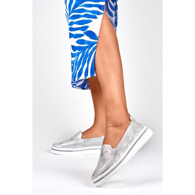 Pantofi de damă din piele ajurata argint 2