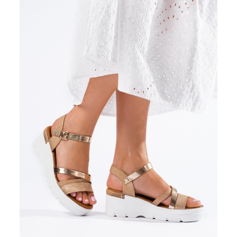 Sandale cu pană Shelovet bej 1