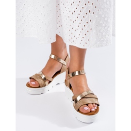 Sandale cu pană Shelovet bej 2