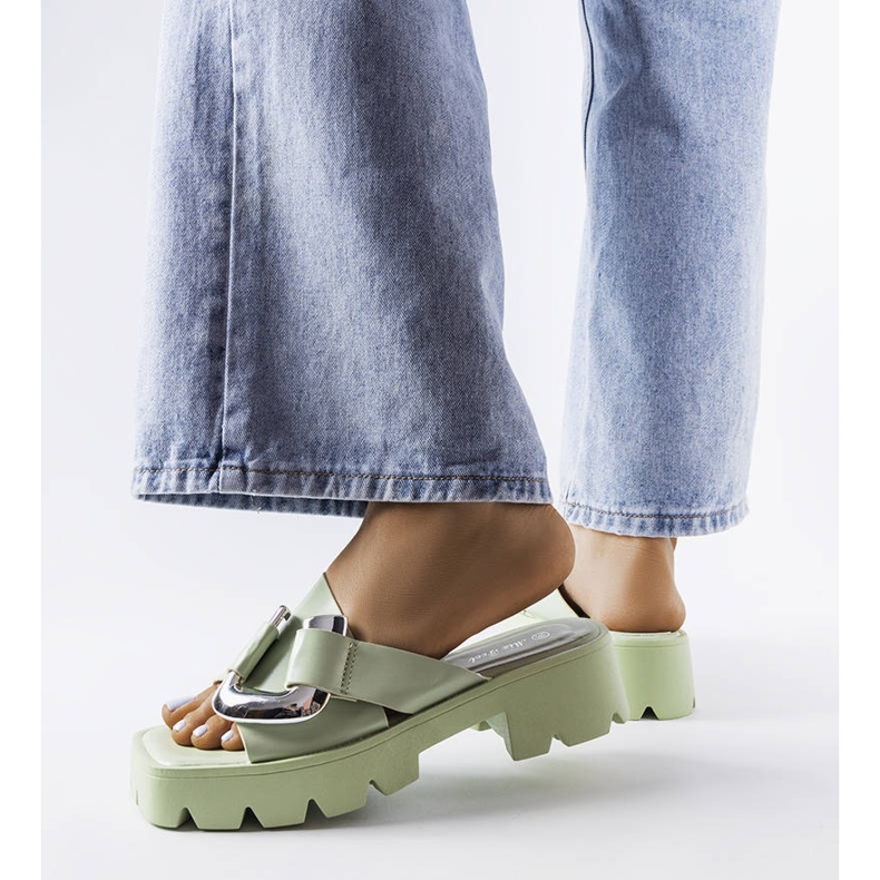 Tobogane verzi pe talpa tractorului de la Carceri verde 2