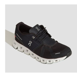 On Running Pe pantofii Running Cloud 5 5998904 negru 2