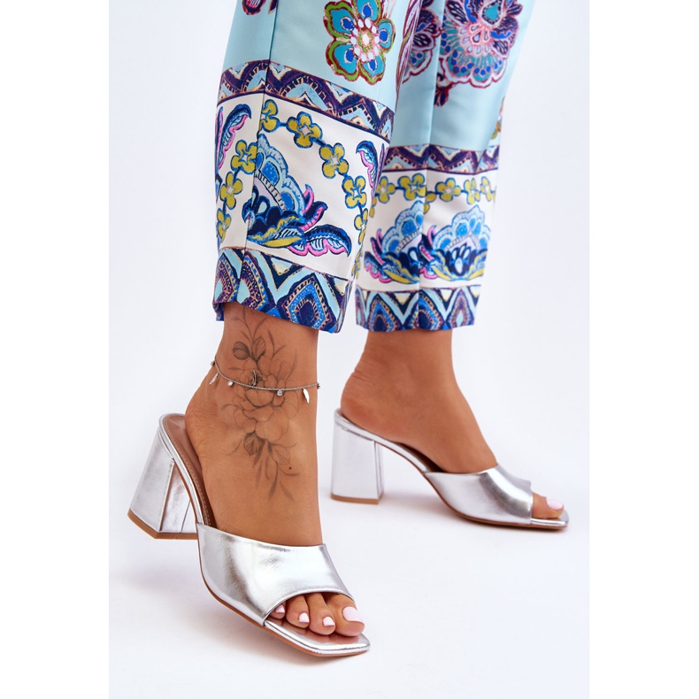 Papuci clasici din piele de dama Loara argintie 1