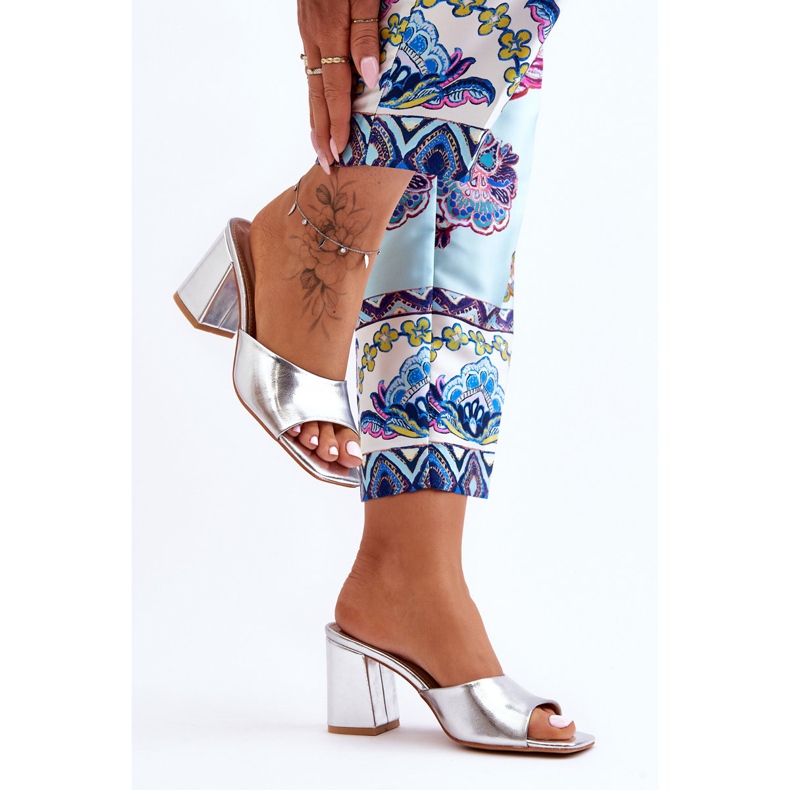 Papuci clasici din piele de dama Loara argintie 2