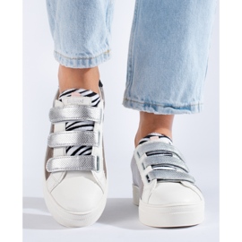 Adidași de damă cu velcro argintii și albi de la Shelovet 1 Adidași de damă cu velcro argintii și albi de la Shelovet 1