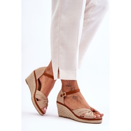 Sandale Artista Beige cu pană bej 2 Sandale Artista Beige cu pană bej 2
