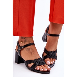 Sandale din piele pe un toc Meriel negru 2