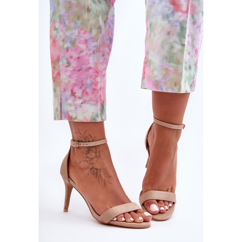 Sandale clasice din piele intoarsa pe un toc inalt Tossa bej 2