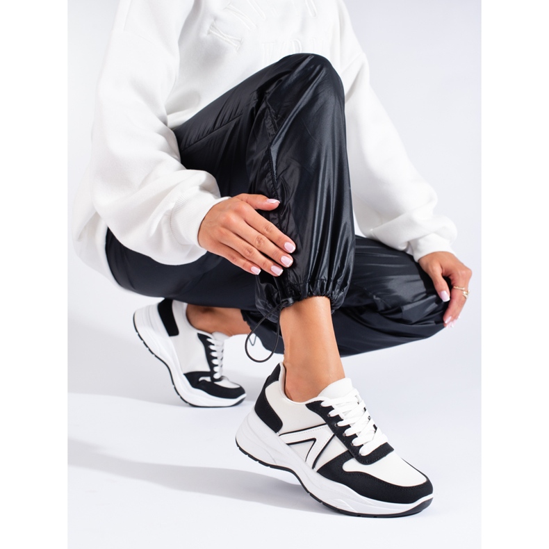 Pantofi sport de dama bej si alb de la Shelovet negru 1