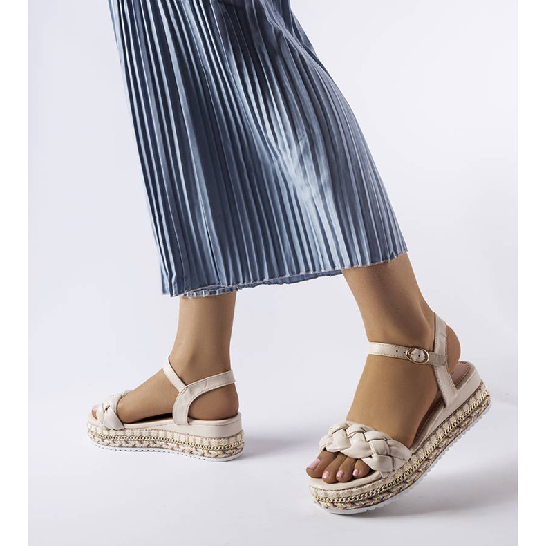 Sandale cu platformă bej de la Katrin verde 1