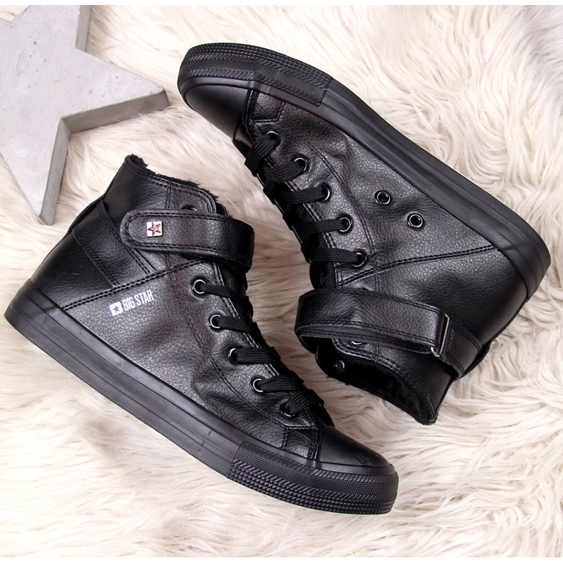 Pantofi sport izolați negri Big Star V274542F negru 1 Pantofi sport izolați negri Big Star V274542F negru 1