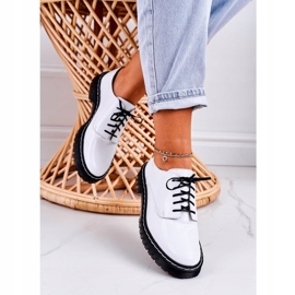 Încălțăminte din piele pentru femei Oxford Maciejka White Varnished 04087-11 alb 2 Încălțăminte din piele pentru femei Oxford Maciejka White Varnished 04087-11 alb 2