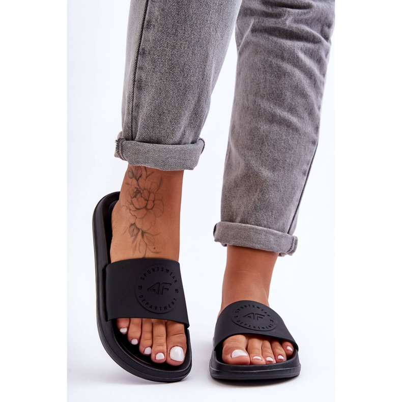 Papuci sport pentru femei 4F 4FSS23FFLIF069-72S Negru 1