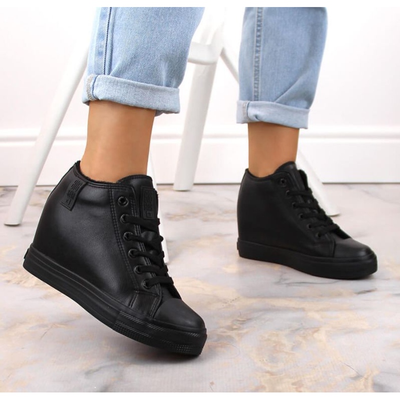 Pantofi sport izolați Big Star W INT1899A, negri negru 2