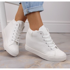 Pantofi sport izolați Big Star W INT1899B alb 1