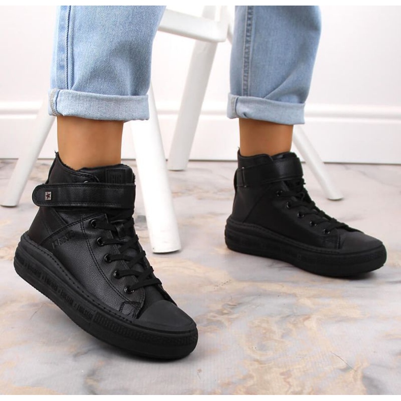 Tenisi izolați Big Star W INT1900B negri negru 2