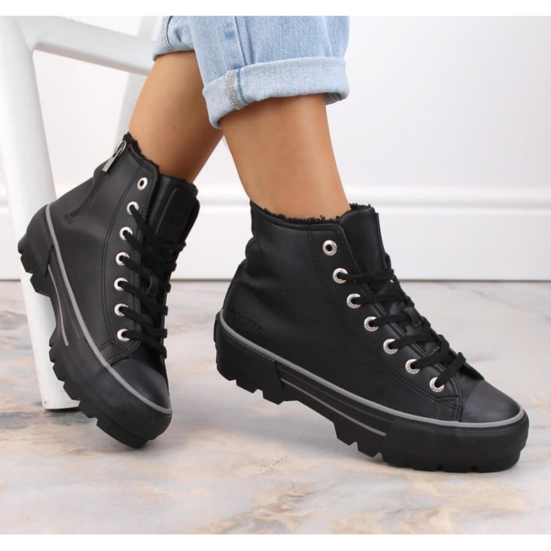 Tenisi izolați pe platforma Big Star W INT1903C negru 1