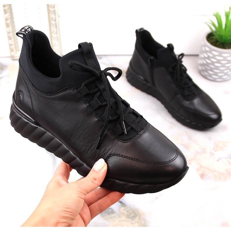 Cizme de dama izolate din piele Rieker Remonte D5977-01 negru 1