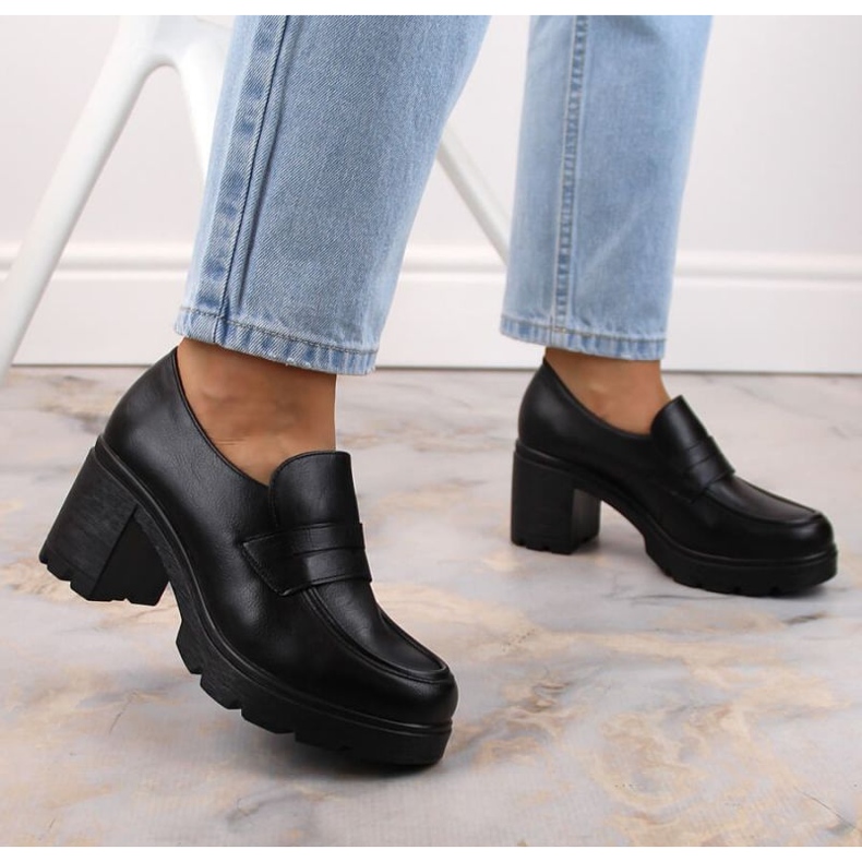 Pantofi pe post Potocki W WOL166A negru 2