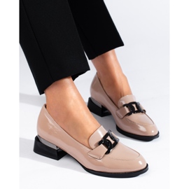 Pantofi de dama bej lacuiti cu catarama Vinceza 2