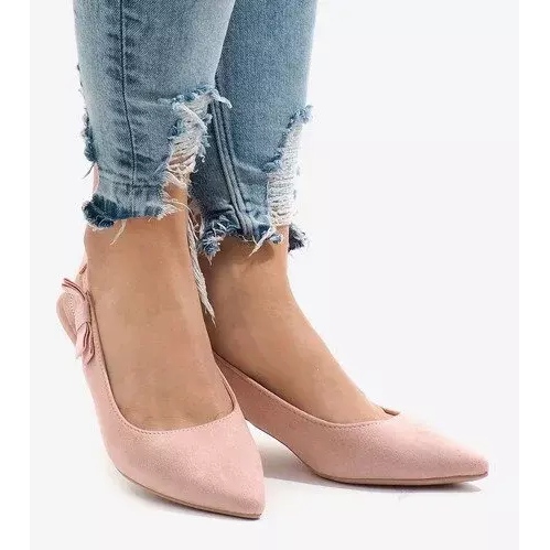 Pompele roz pe un toc B-43 1