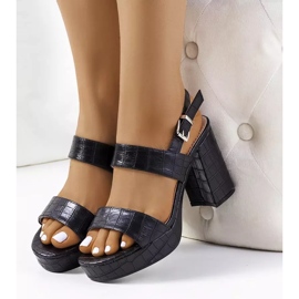 Sandale negre pe postarea Liv negru 2