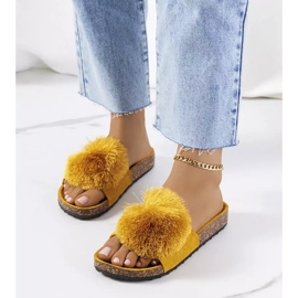 Șlapi galbeni pe talpa din plută Rett 2