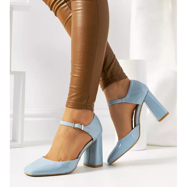 Pompe albastre pe postul Clement albastru 2