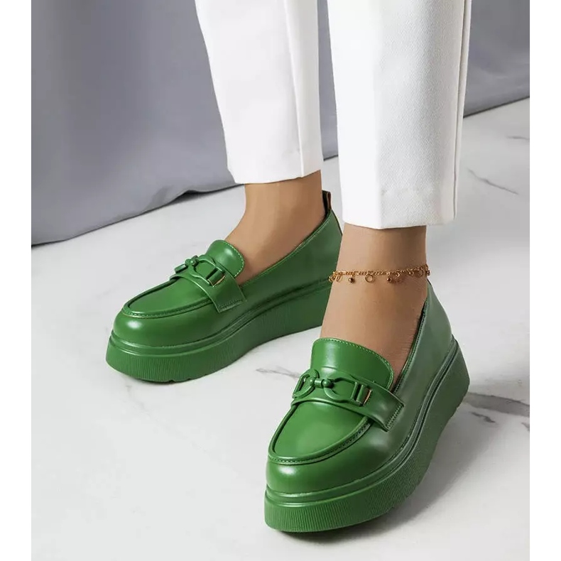 PA1 Lordi verzi decorati cu o pană Gagnon verde 1