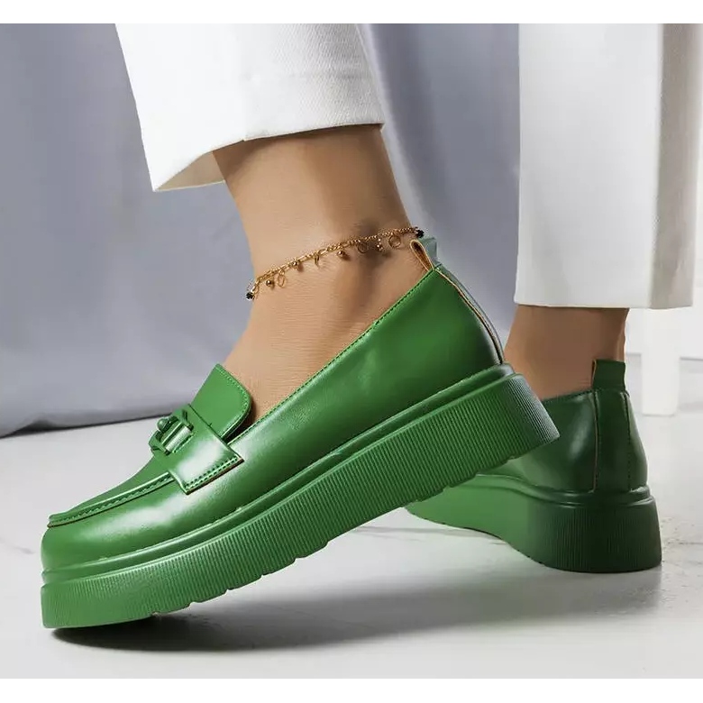 PA1 Lordi verzi decorati cu o pană Gagnon verde 2