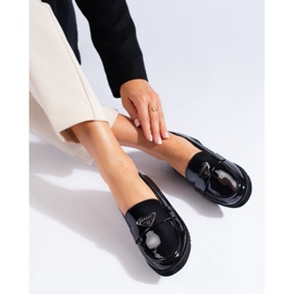 Pantofi negri patentați cu pană joasă de la Shelovet negru 1