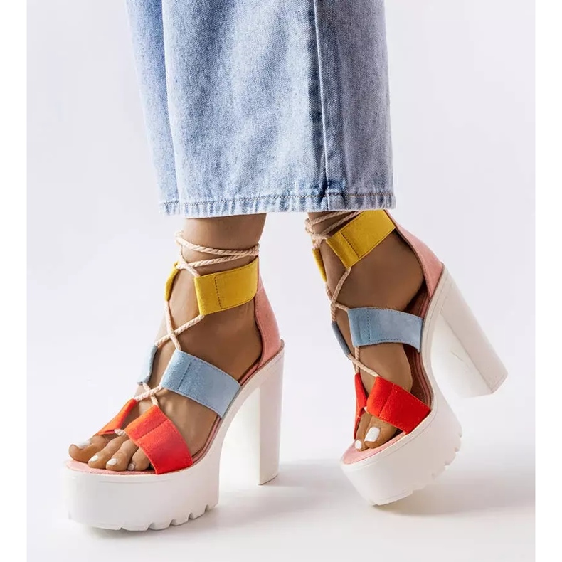 Inna Sandale cu blocuri masive roz de la Katja 1 Inna Sandale cu blocuri masive roz de la Katja 1