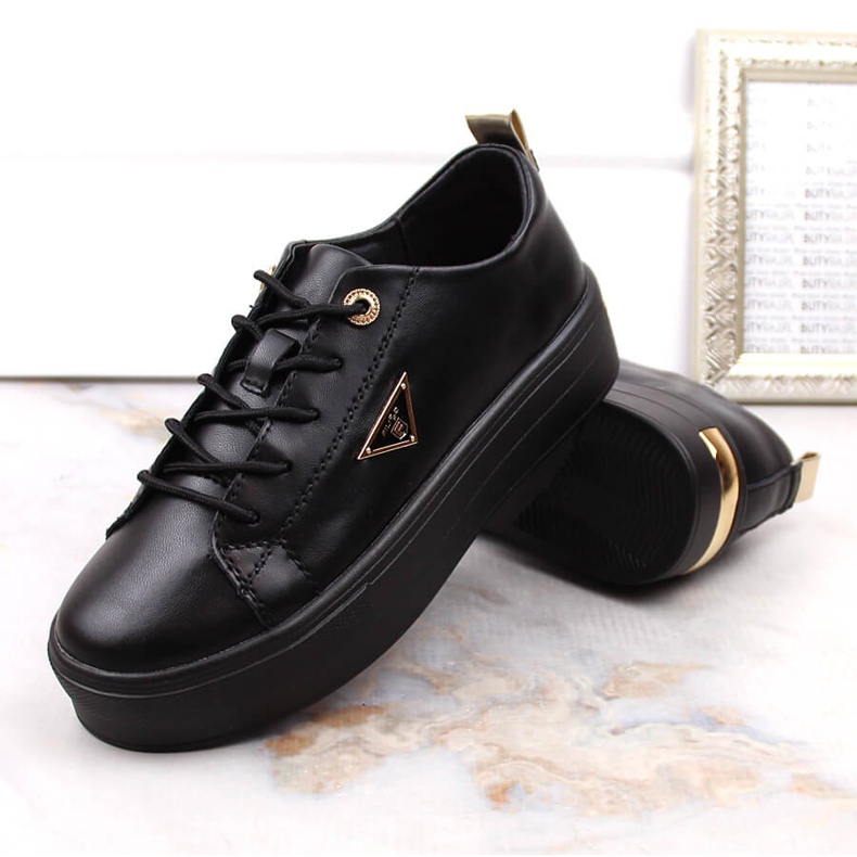 Pantofi de dama din piele pe platforma neagra Filippo negru 1