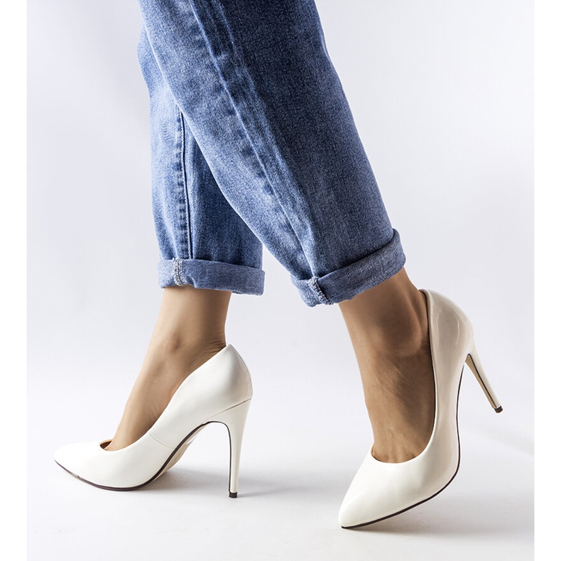 Stilete albe Marcos patentate 1 Stilete albe Marcos patentate 1