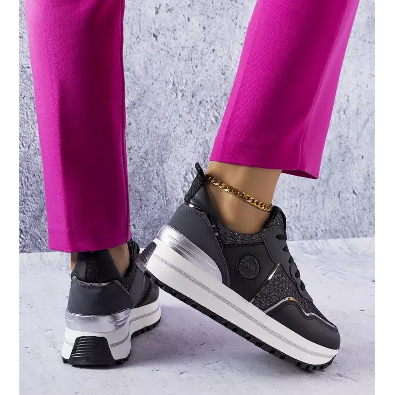 Tenisi negri cu inserții cu sclipici de la Léves negru 1 Tenisi negri cu inserții cu sclipici de la Léves negru 1