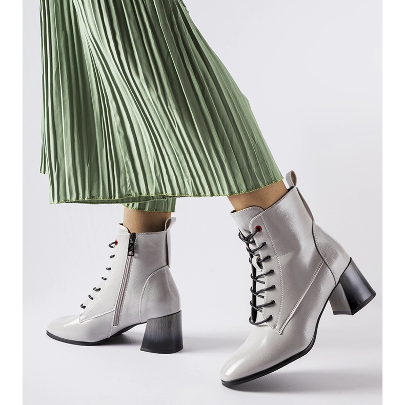 Inna Botine izolate gri de la Vinceza 1