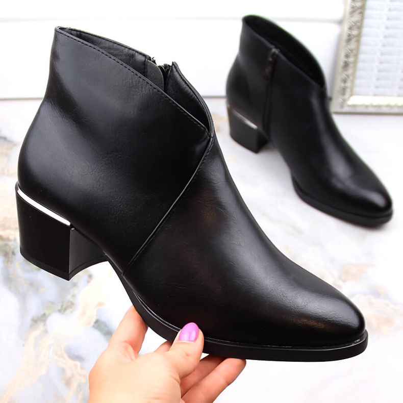 Cizme de cowboy izolate cu toc înalt, negre Vinceza 58125 negru 1