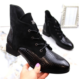 Cizme negre, izolate, de damă cu toc plat Vinceza 16439 negru 1 Cizme negre, izolate, de damă cu toc plat Vinceza 16439 negru 1