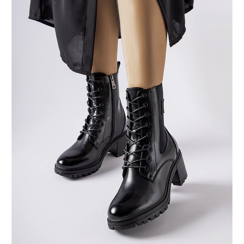 Botine izolate negre de la Vinceza negru 1