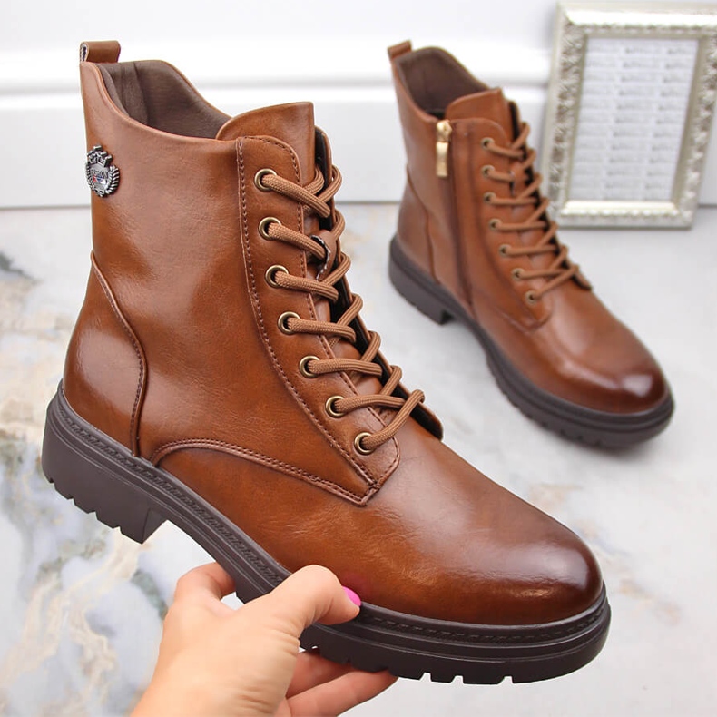 Cizme de damă maro cu șireturi și fermoar Potocki SZ12203 1 Cizme de damă maro cu șireturi și fermoar Potocki SZ12203 1