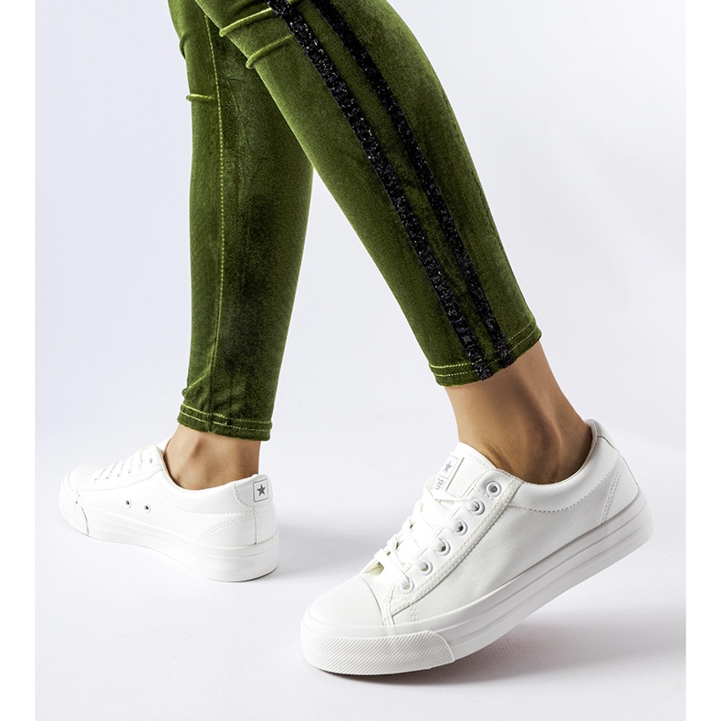 NEWS Tenisi albi Mushirah clasici 1