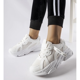 Adidasi albi cu talpa groasa Fida 1