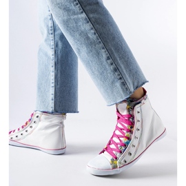 Botine albe cu flori de la Marphisa 1